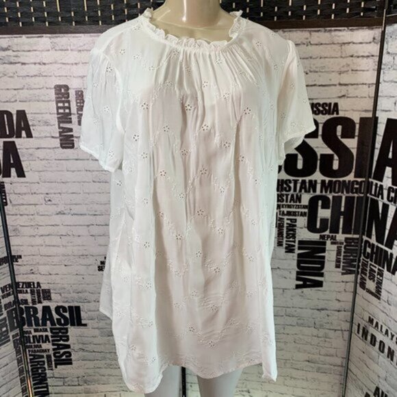 Torrid White Eyelet Mock Neck Ruffle Trim Top - Picture 1 of 6